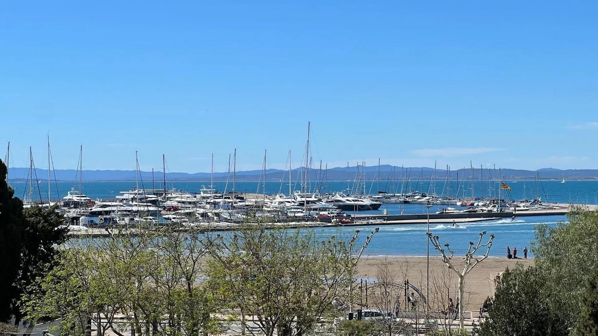 Apartamento Frente Al Mar Roses