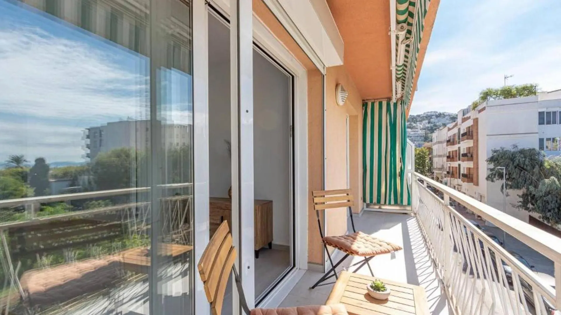 Apartamento Frente Al Mar Roses Spain
