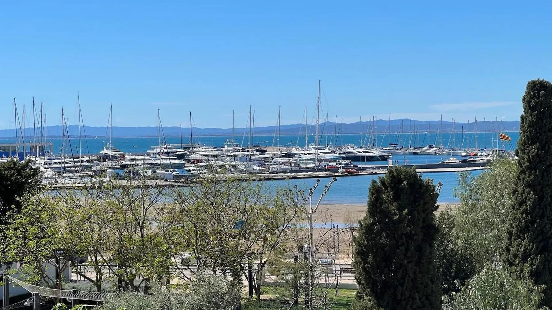 Apartamento Frente Al Mar Roses